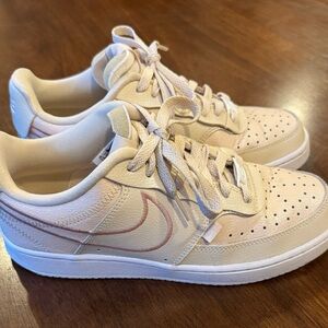 Women’s Nike court vision size 7.5
